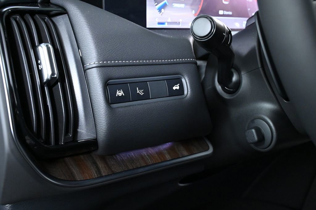 New 2025 Nissan Armada Platinum Reserve image 18