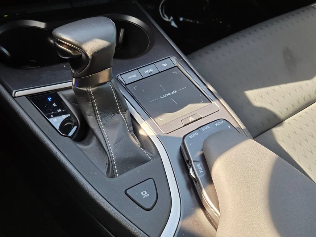 Used 2022 Lexus UX 200 w/ Accessory Package (Z1) FWD image 28