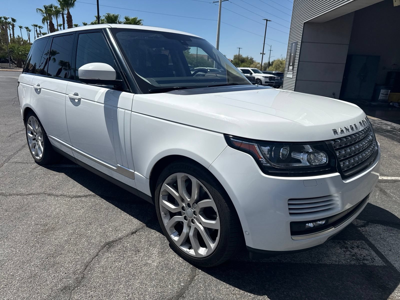 Used 2016 Land Rover Range Rover Supercharged AWD/4WD image 3