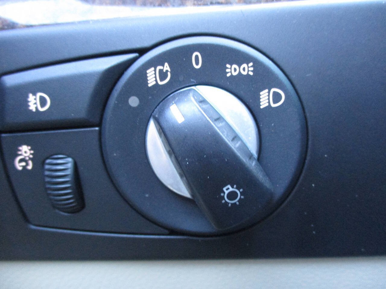 Used 2010 BMW 535i xDrive Sedan AWD/4WD image 26