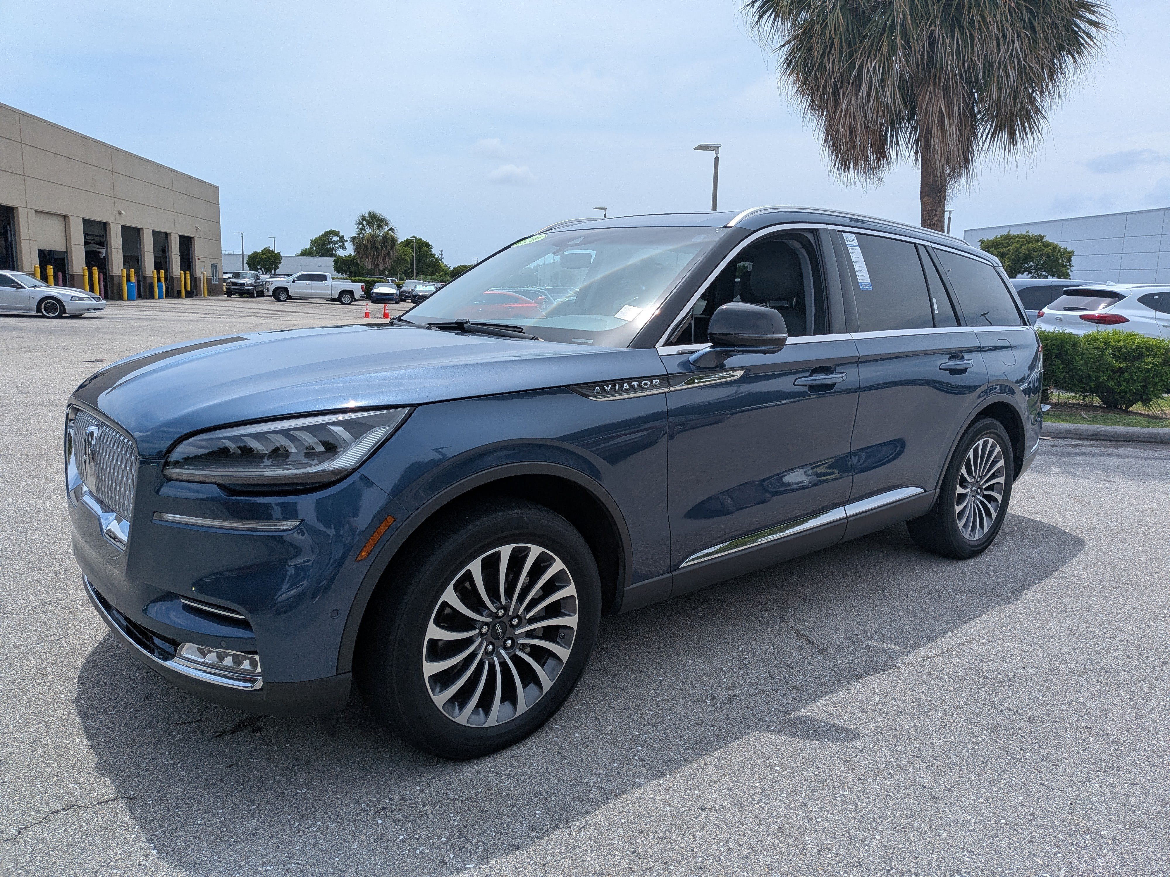 Used 2020 Lincoln Aviator Reserve w/ Equipment Group 201A AWD/4WD image 8