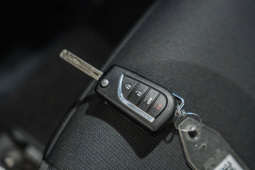 Used 2025 Toyota Corolla LE image 38