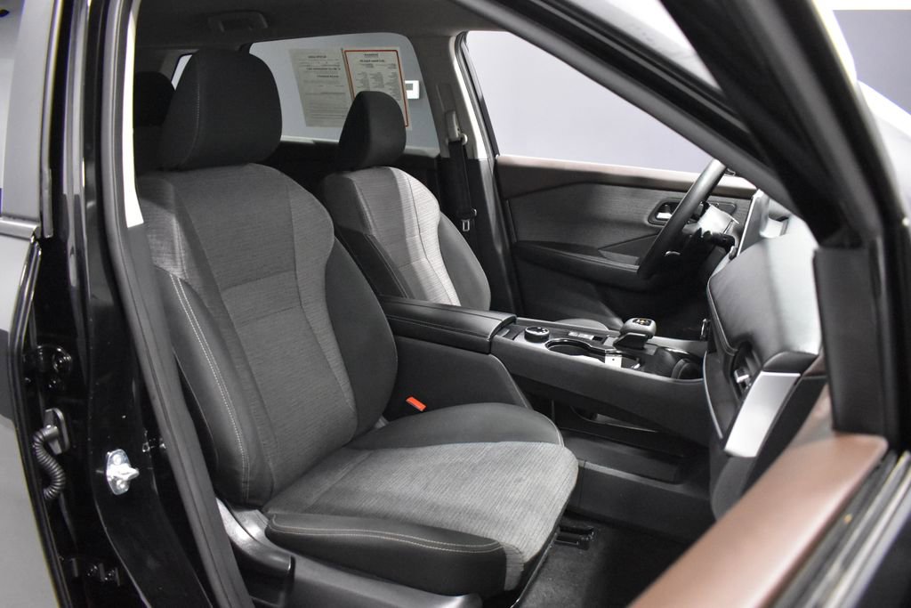 Certified 2023 Nissan Rogue SV image 14