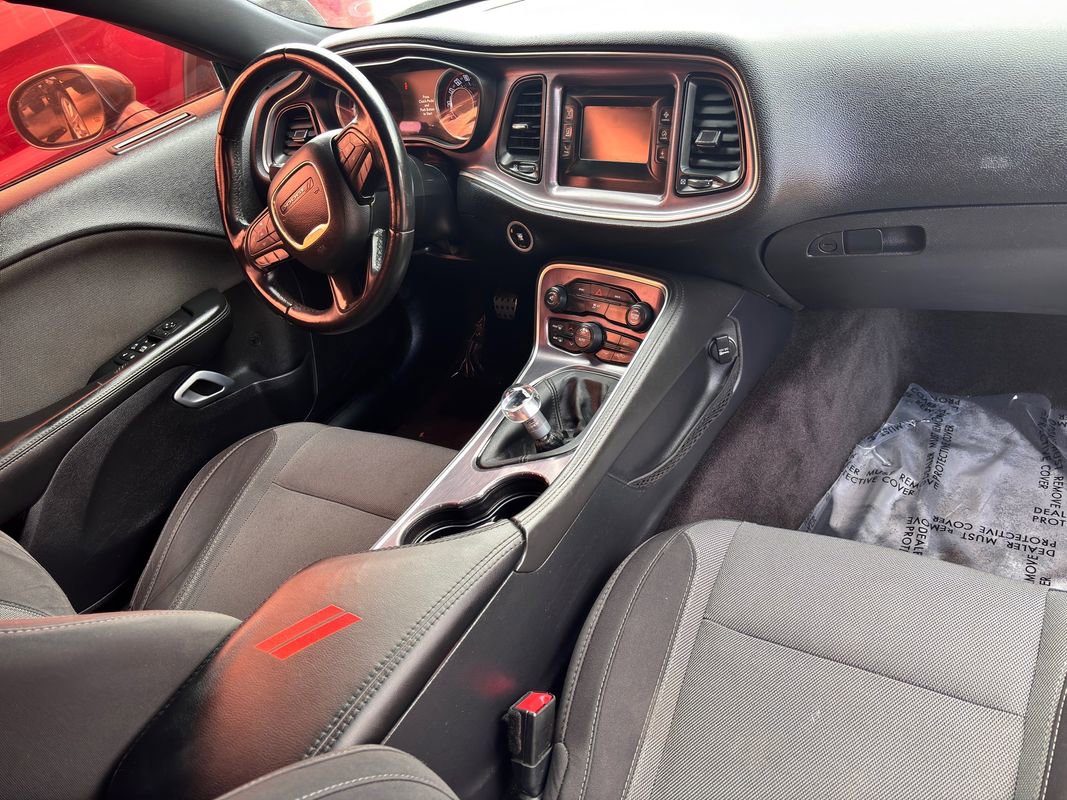 Used 2016 Dodge Challenger R/T image 35