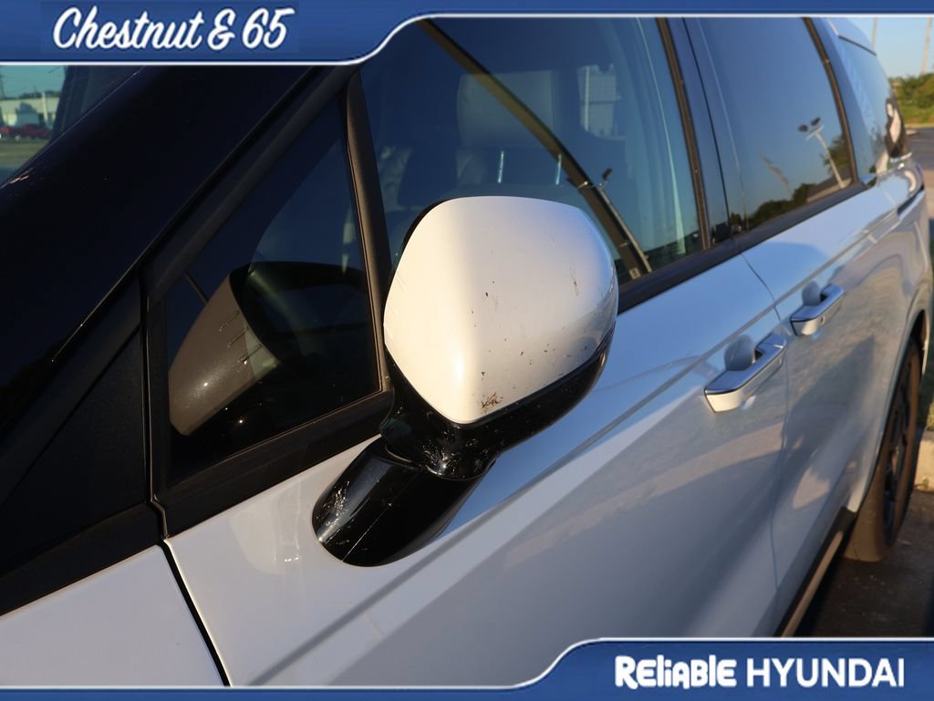 Used 2025 Kia Carnival SX FWD image 14