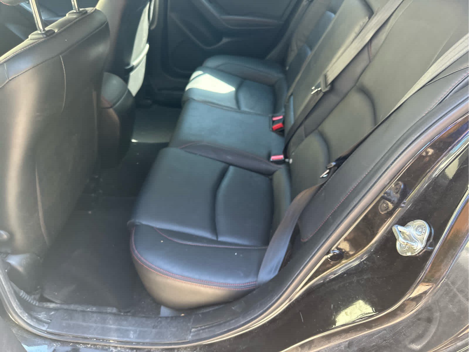 Used 2016 MAZDA MAZDA3 i Grand Touring FWD image 3