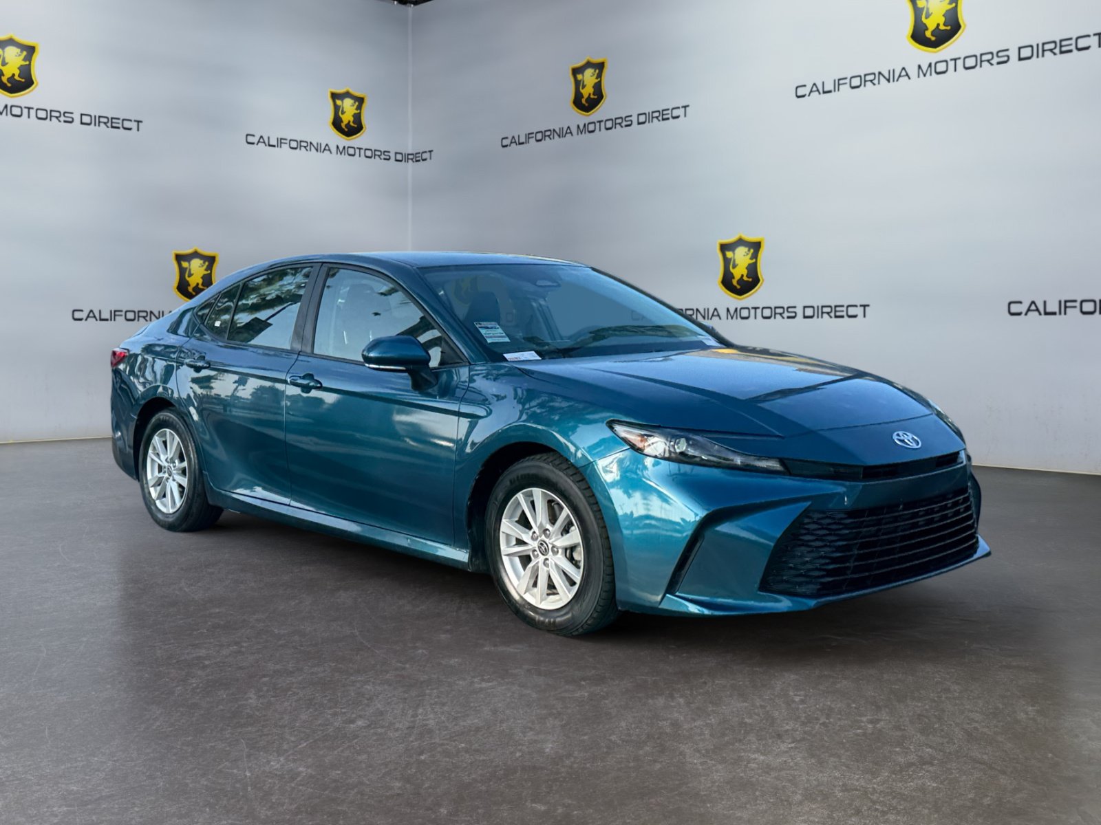 Used 2025 Toyota Camry LE FWD image 7