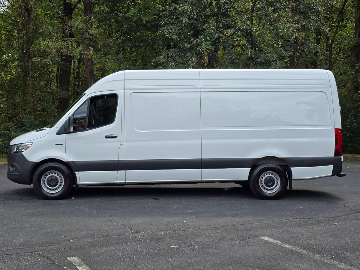 Used 2024 Mercedes-Benz eSprinter 170 Cargo image 3