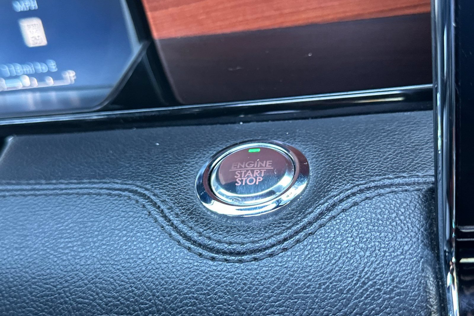Used 2024 Lincoln Navigator Premiere AWD/4WD image 35