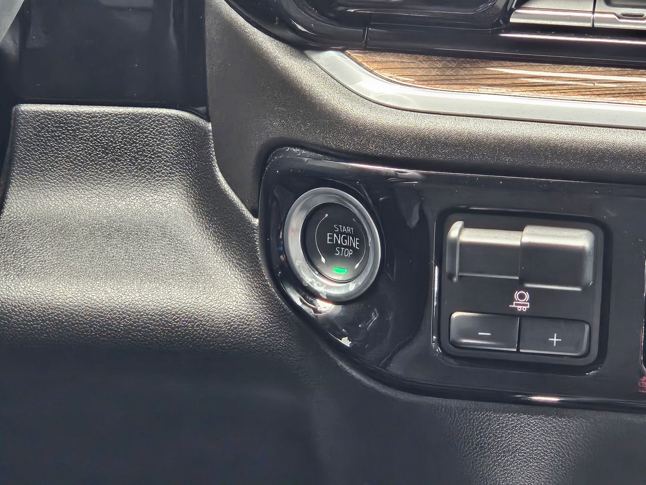 Used 2025 Chevrolet Silverado 1500 LT w/ Safety Package image 14