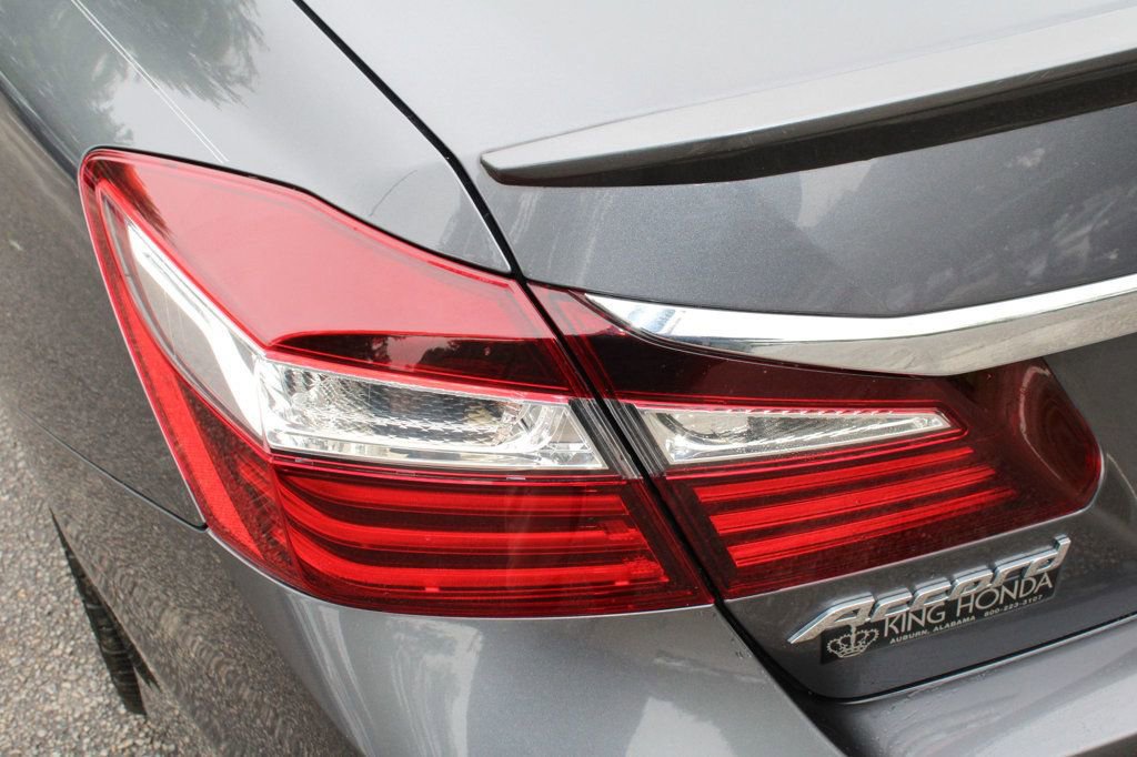 Used 2017 Honda Accord Sport image 10