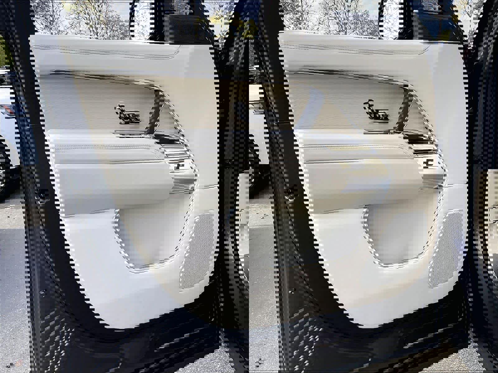 Used 2024 Land Rover Range Rover SE image 25