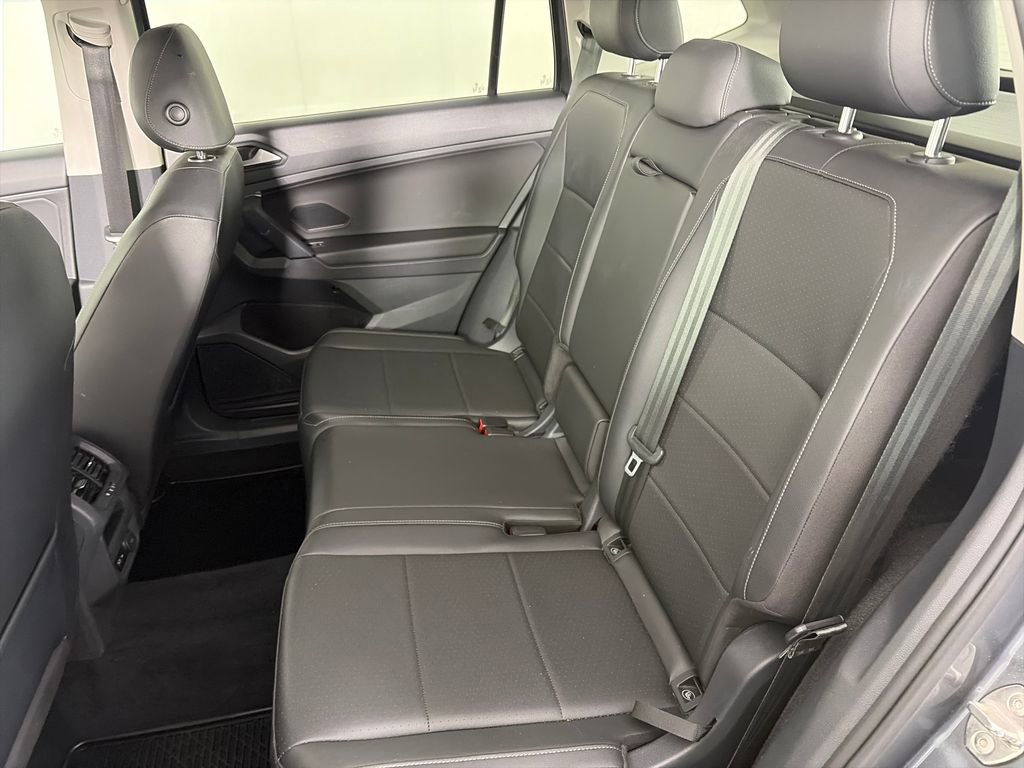 Used 2019 Volkswagen Tiguan SEL AWD/4WD image 13