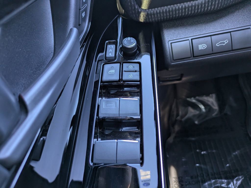 Certified 2023 Subaru Solterra Limited image 26