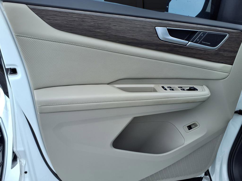 Used 2024 Volkswagen Atlas SEL Premium R-Line image 15