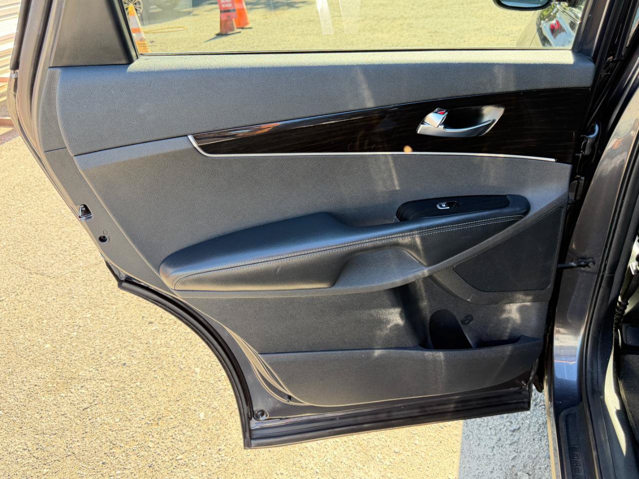 Used 2019 Kia Sorento EX AWD/4WD image 30