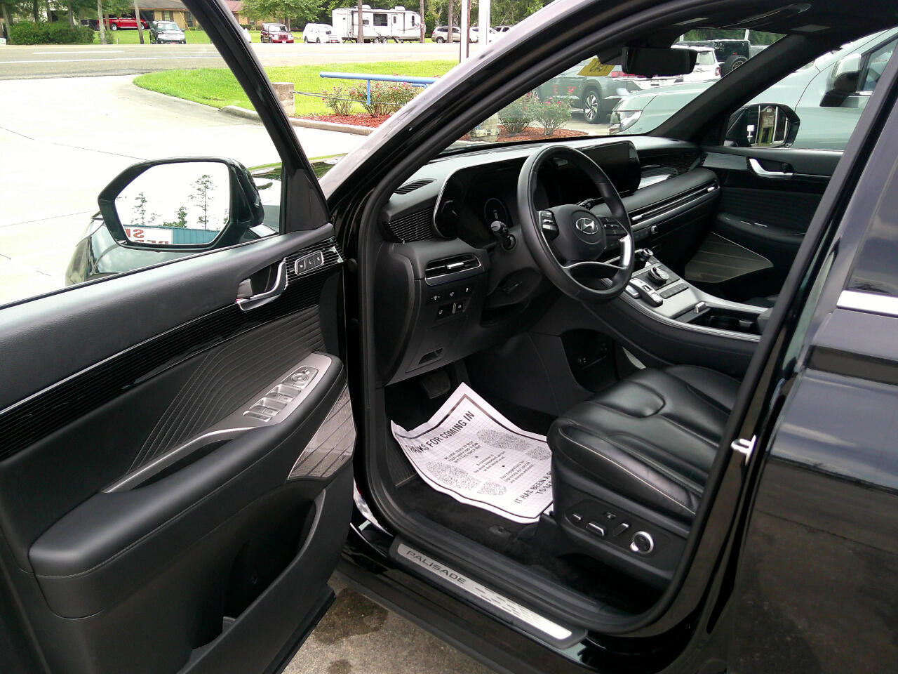 Used 2024 Hyundai Palisade Calligraphy image 8