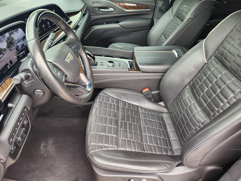 Used 2024 Cadillac Escalade ESV Sport Platinum w/ LPO, ONYX Package AWD/4WD image 12