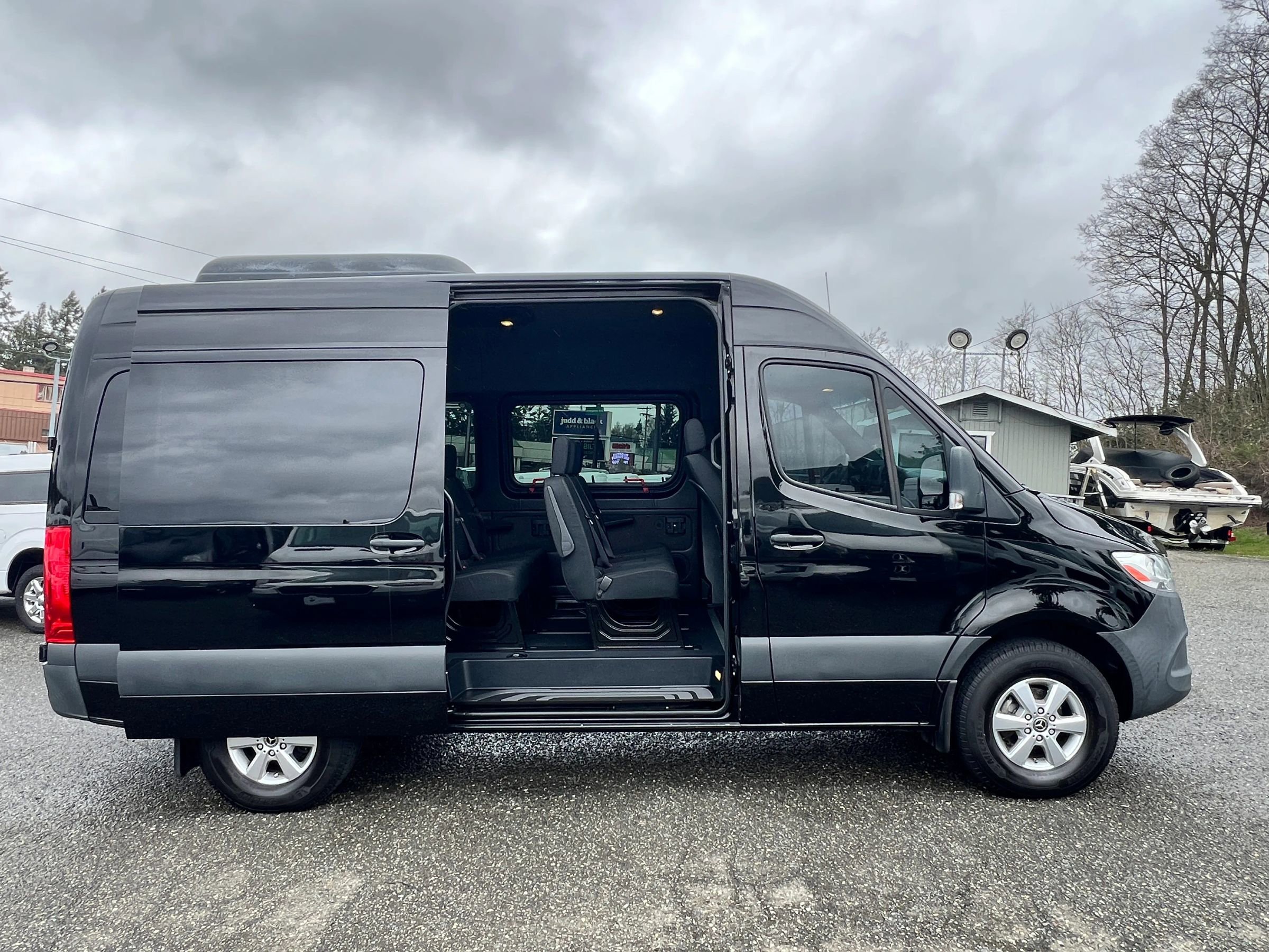 Used 2019 Mercedes-Benz Sprinter 2500 w/ Premium Package image 20