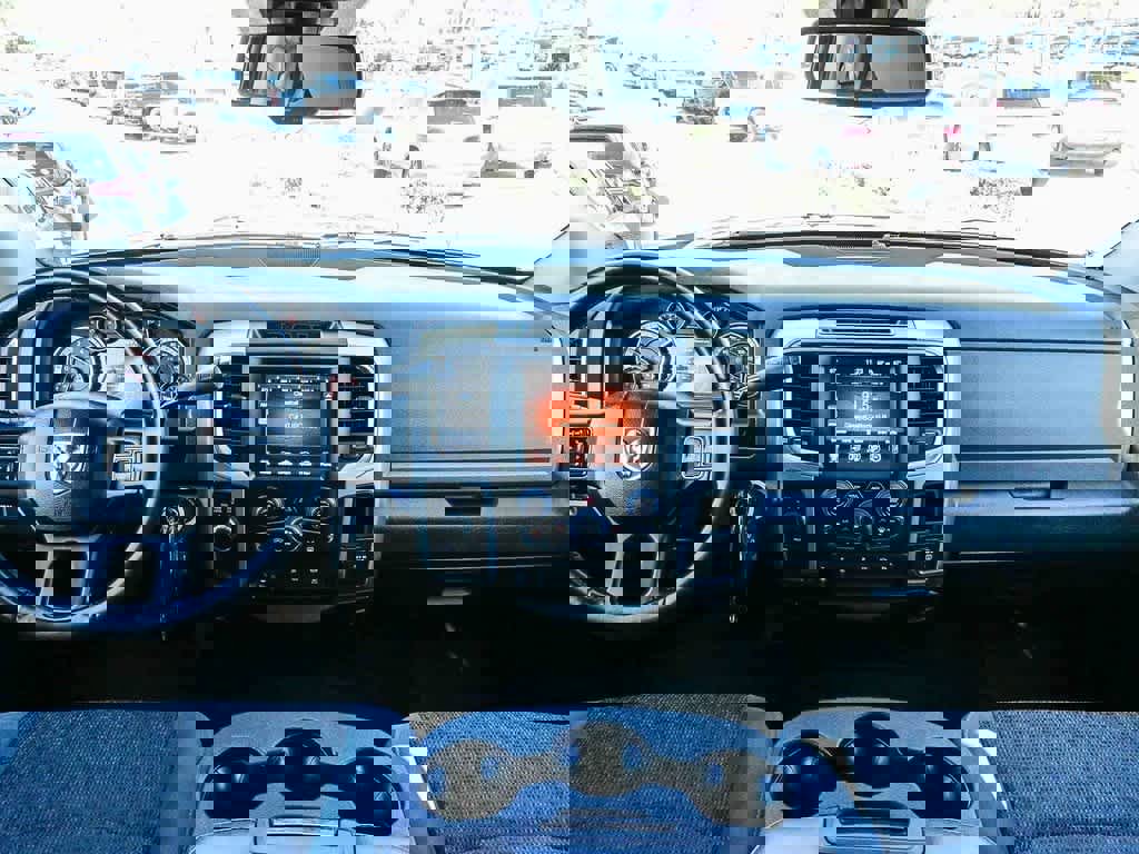 Used 2017 RAM 3500 SLT w/ Luxury Group image 19