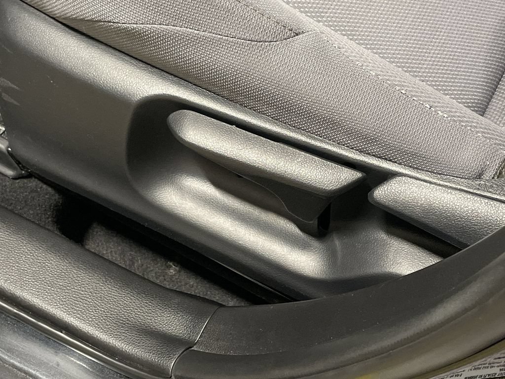 Used 2022 Toyota Corolla SE FWD image 13
