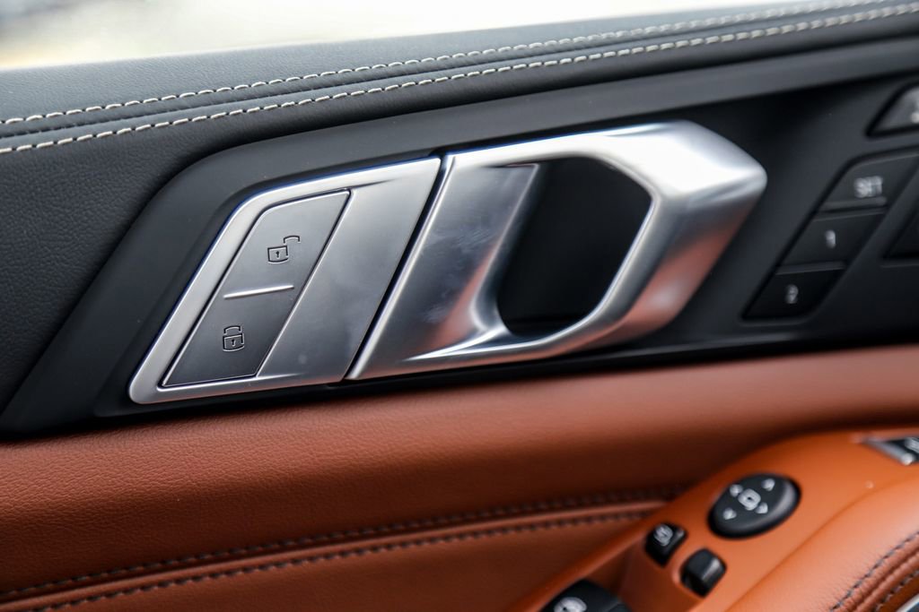 New 2026 BMW X7 xDrive40i w/ Executive Package image 18