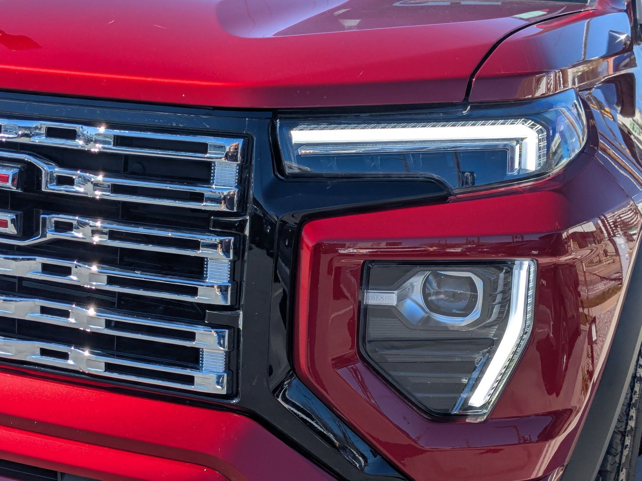 Used 2024 GMC Canyon Denali image 12