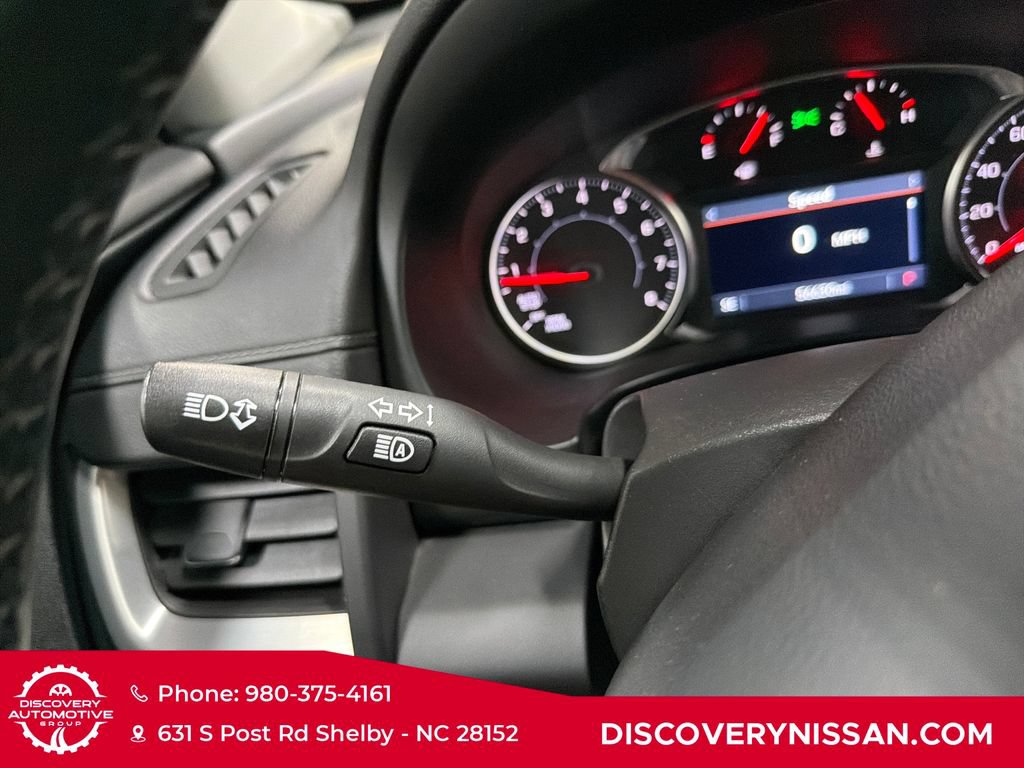 Used 2024 GMC Terrain SLT AWD/4WD image 26