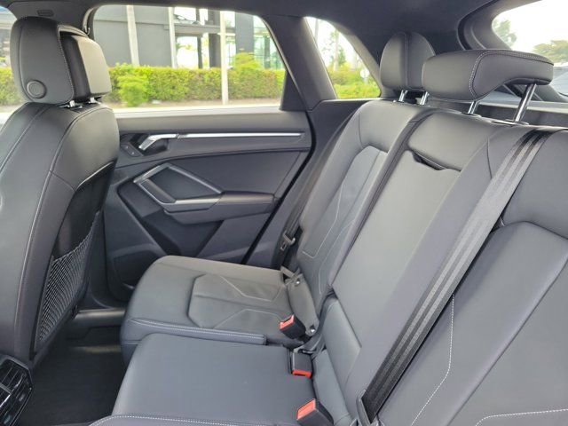 Certified 2025 Audi Q3 2.0T Premium w/ Convenience Package AWD/4WD image 11