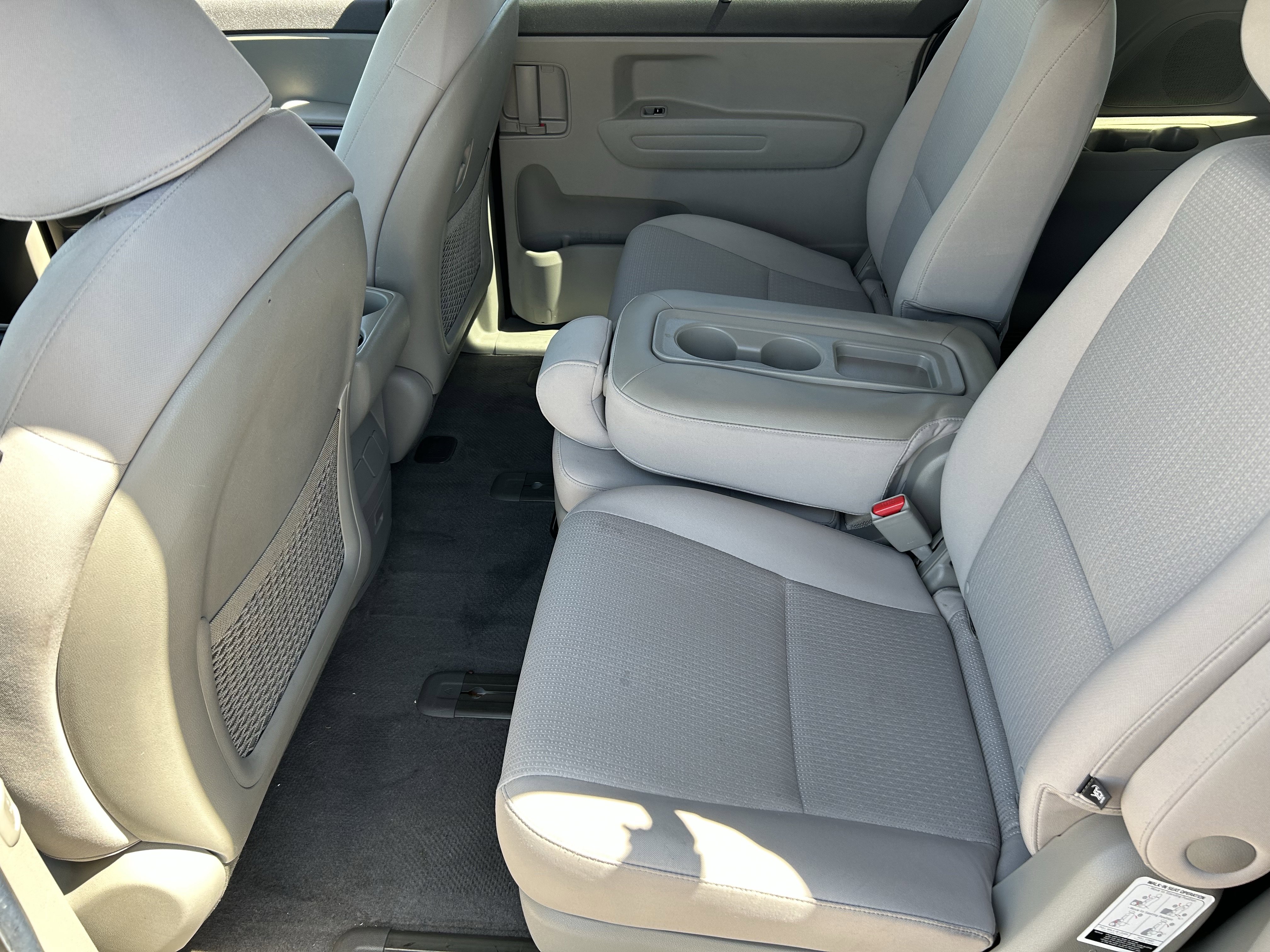 Used 2016 Kia Sedona LX w/ LX Convenience Package image 18