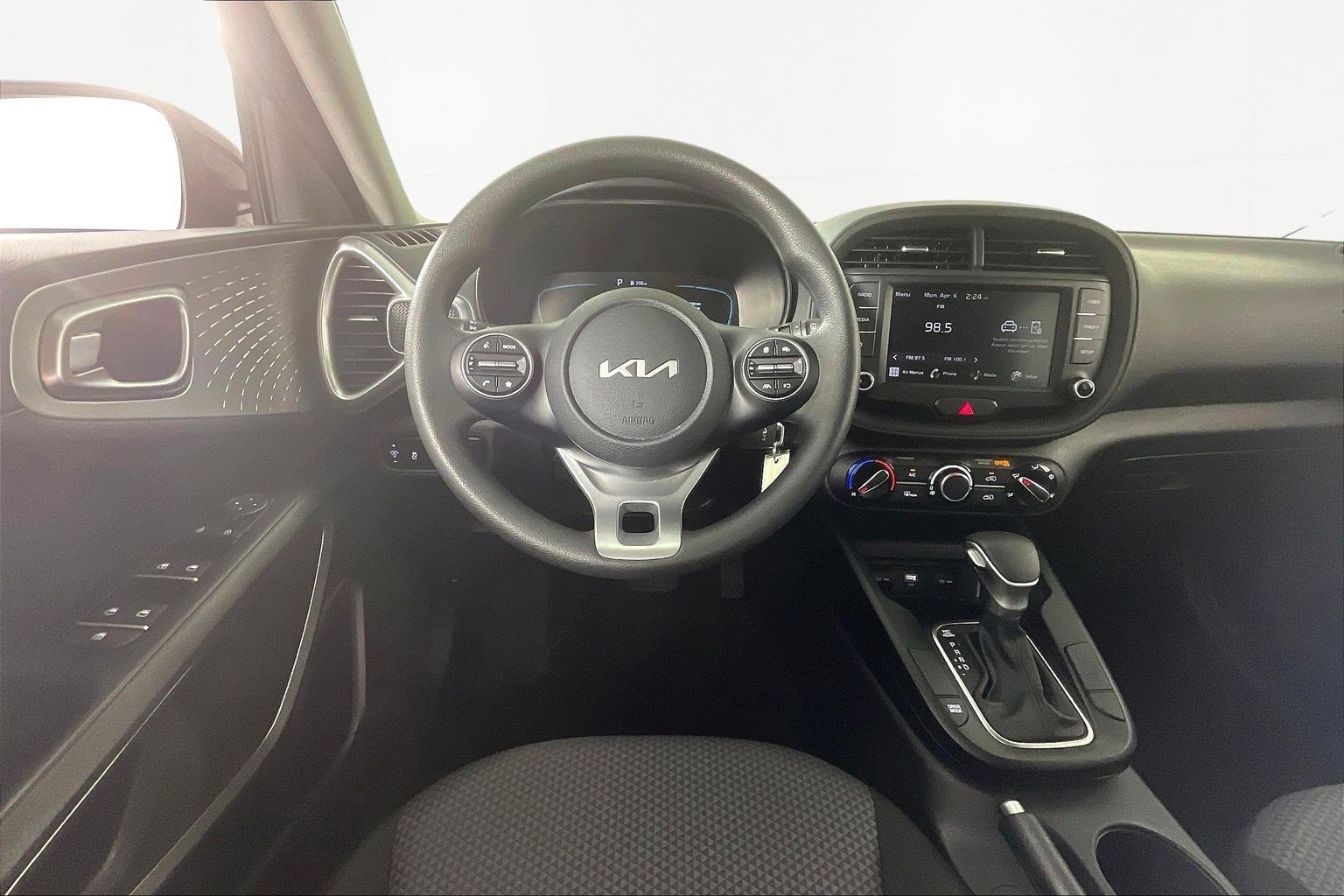 Used 2023 Kia Soul LX FWD image 8