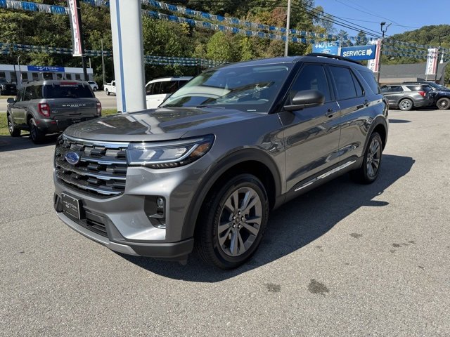 New 2025 Ford Explorer Active w/ Active Comfort Package image 3