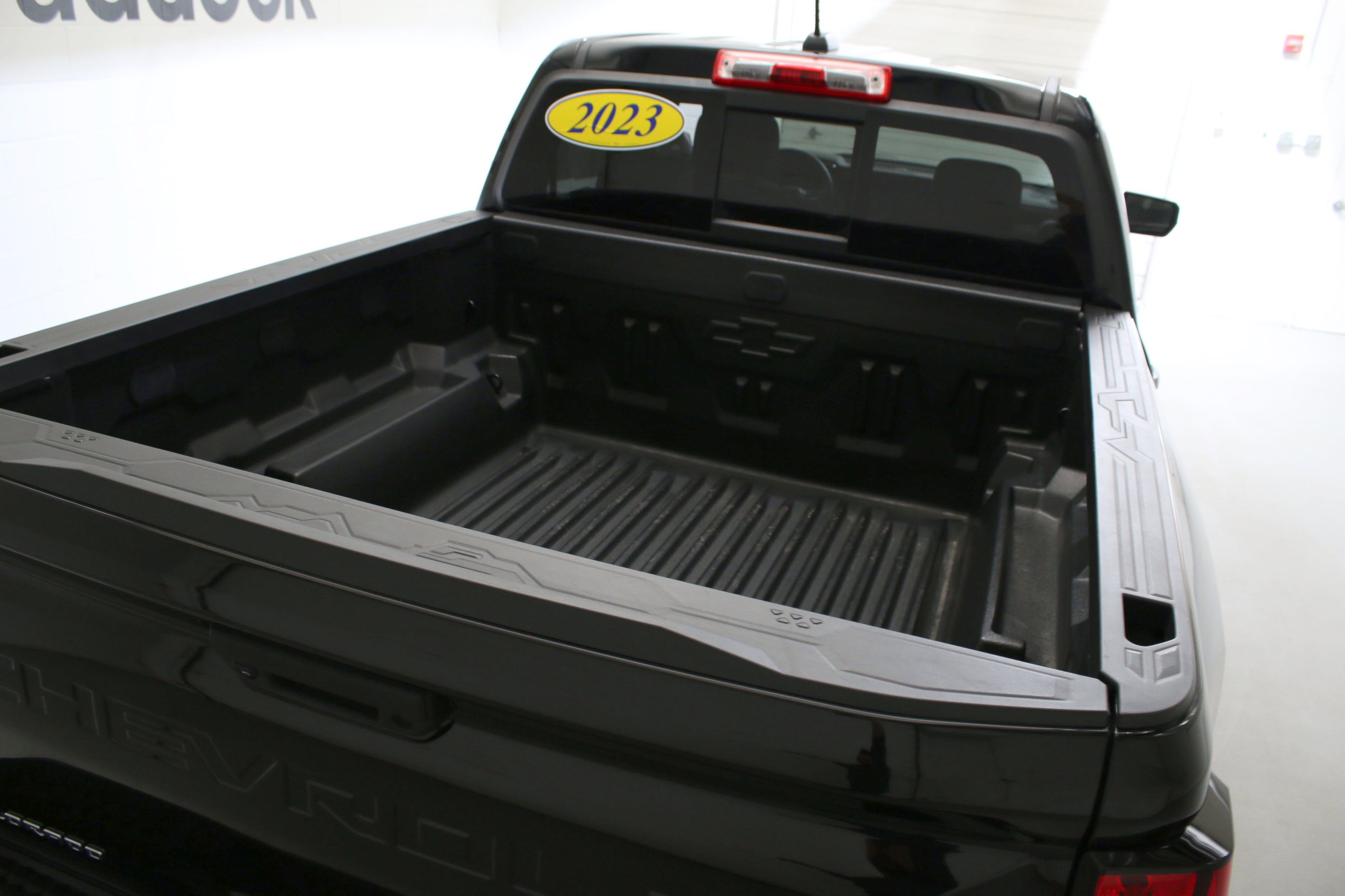 Used 2023 Chevrolet Colorado LT w/ LT Convenience Package AWD/4WD image 8