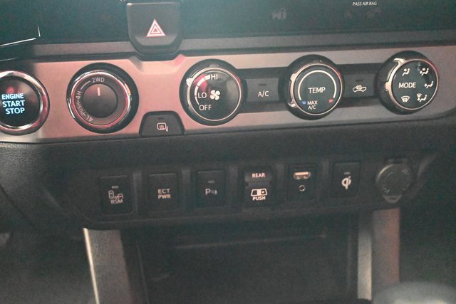 Used 2018 Toyota Tacoma TRD Off-Road image 18