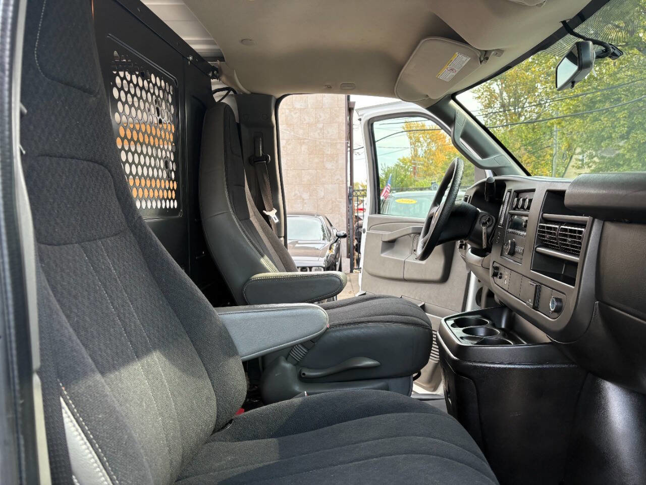 Used 2018 Chevrolet Express 2500 w/ Driver Convenience Package image 18
