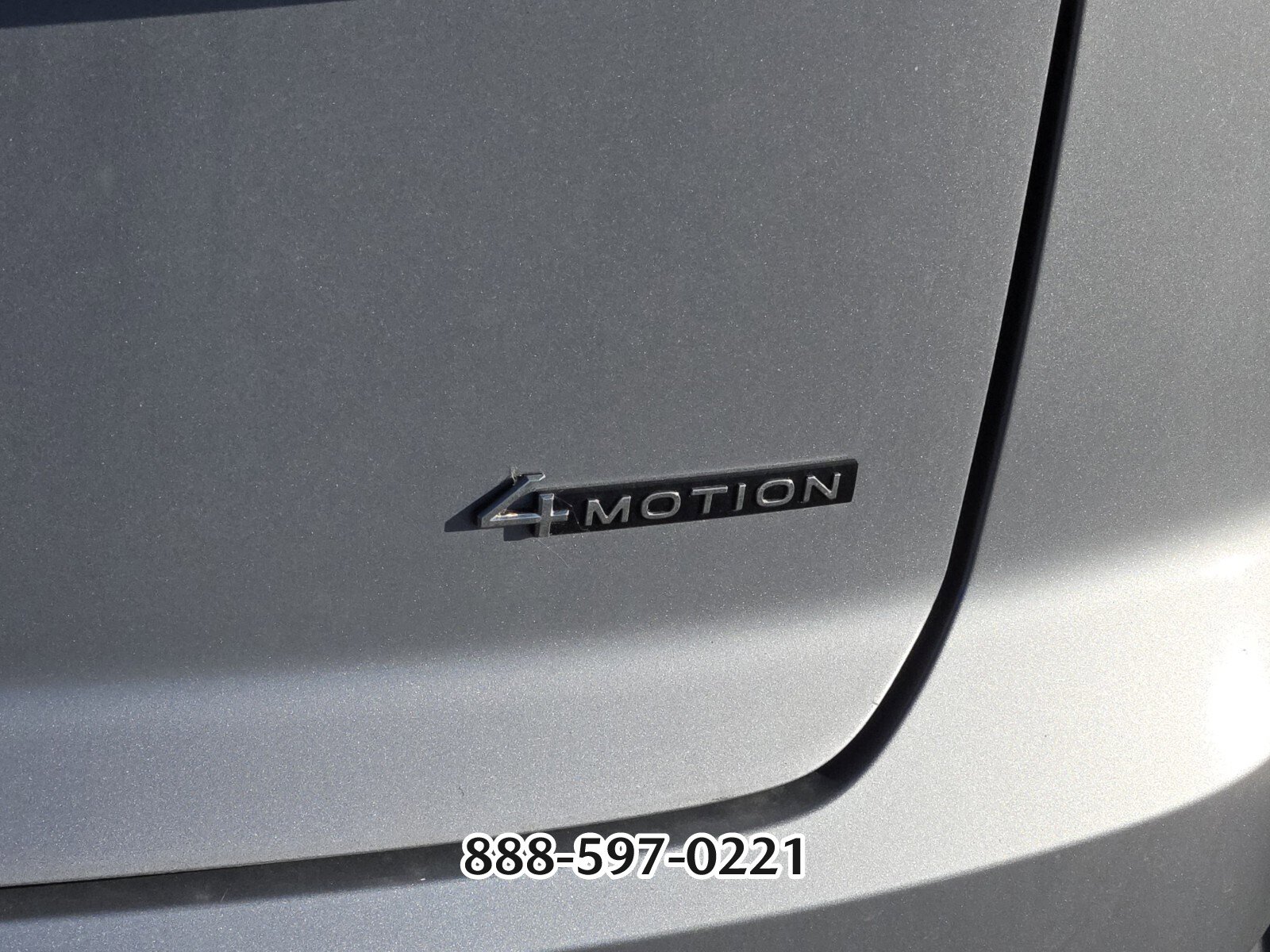 Used 2025 Volkswagen Atlas Cross Sport SEL R-Line image 6