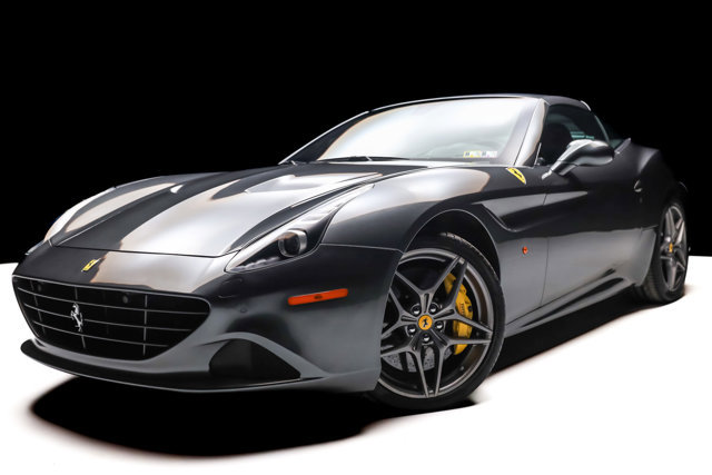 Used 2016 Ferrari California T image 31