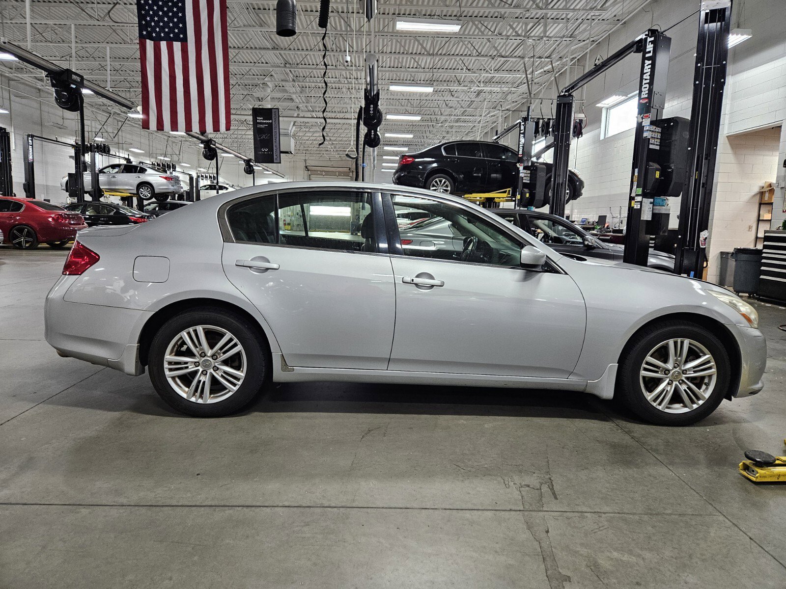 Used 2013 INFINITI G37 x w/ Premium Pkg image 5