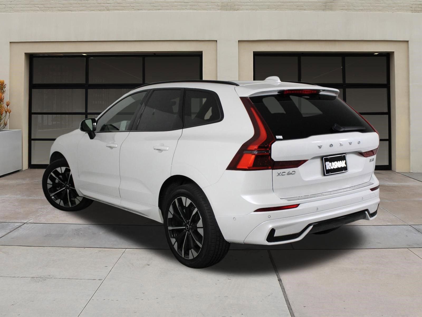 Certified 2026 Volvo XC60 B5 Plus w/ Protection Package Premier AWD/4WD image 2