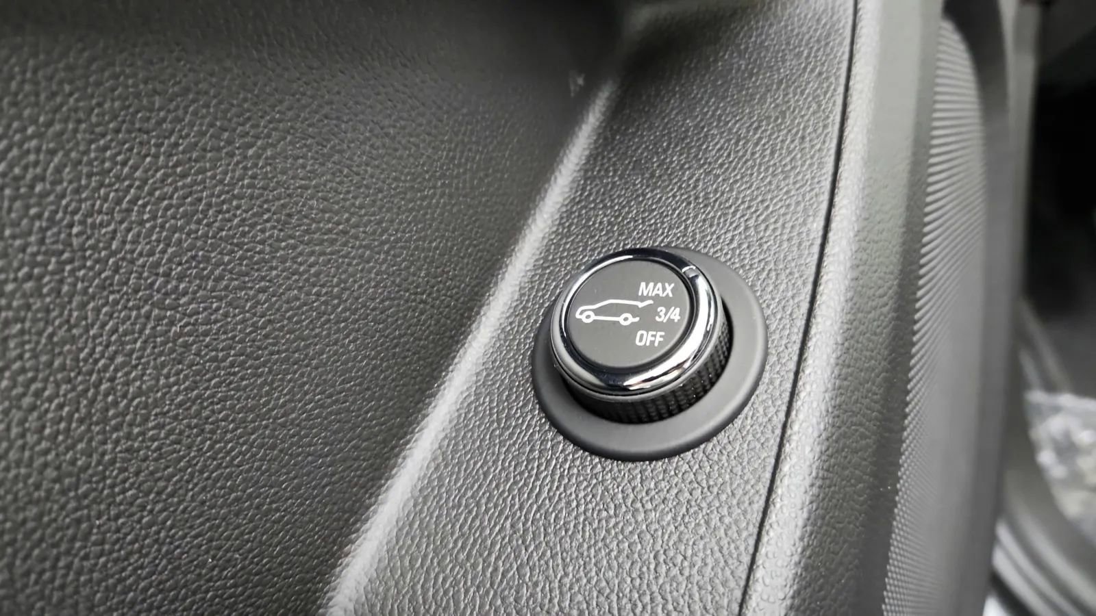 Used 2023 Chevrolet Traverse LT image 28