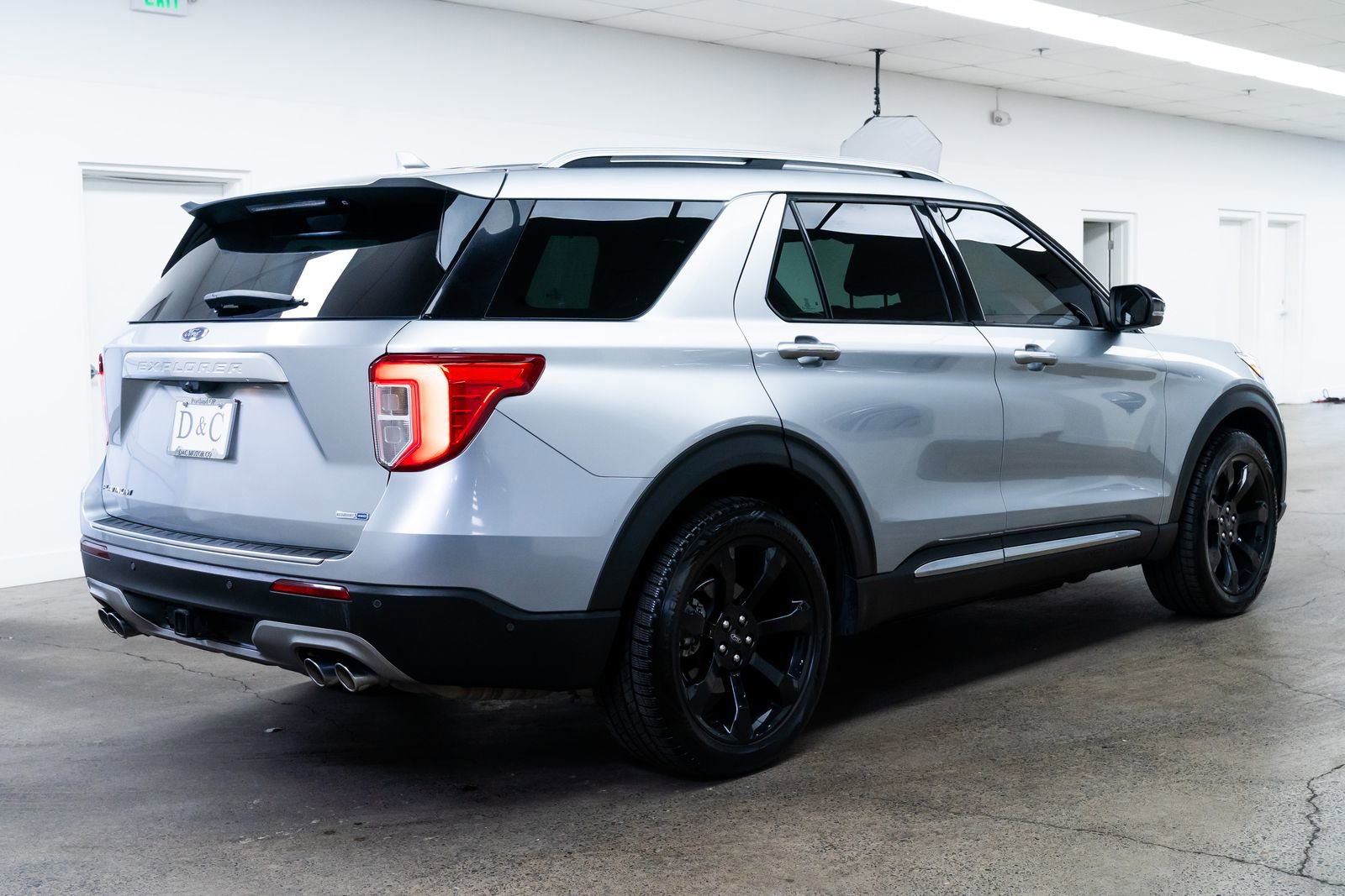 Used 2020 Ford Explorer Platinum w/ Premium Technology Package image 6