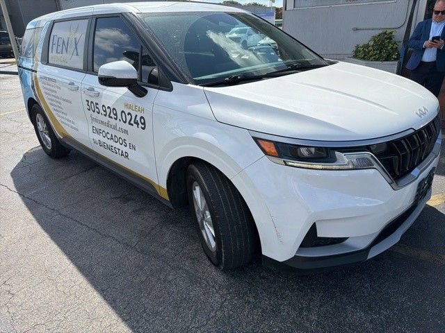 Used 2022 Kia Carnival LX image 7