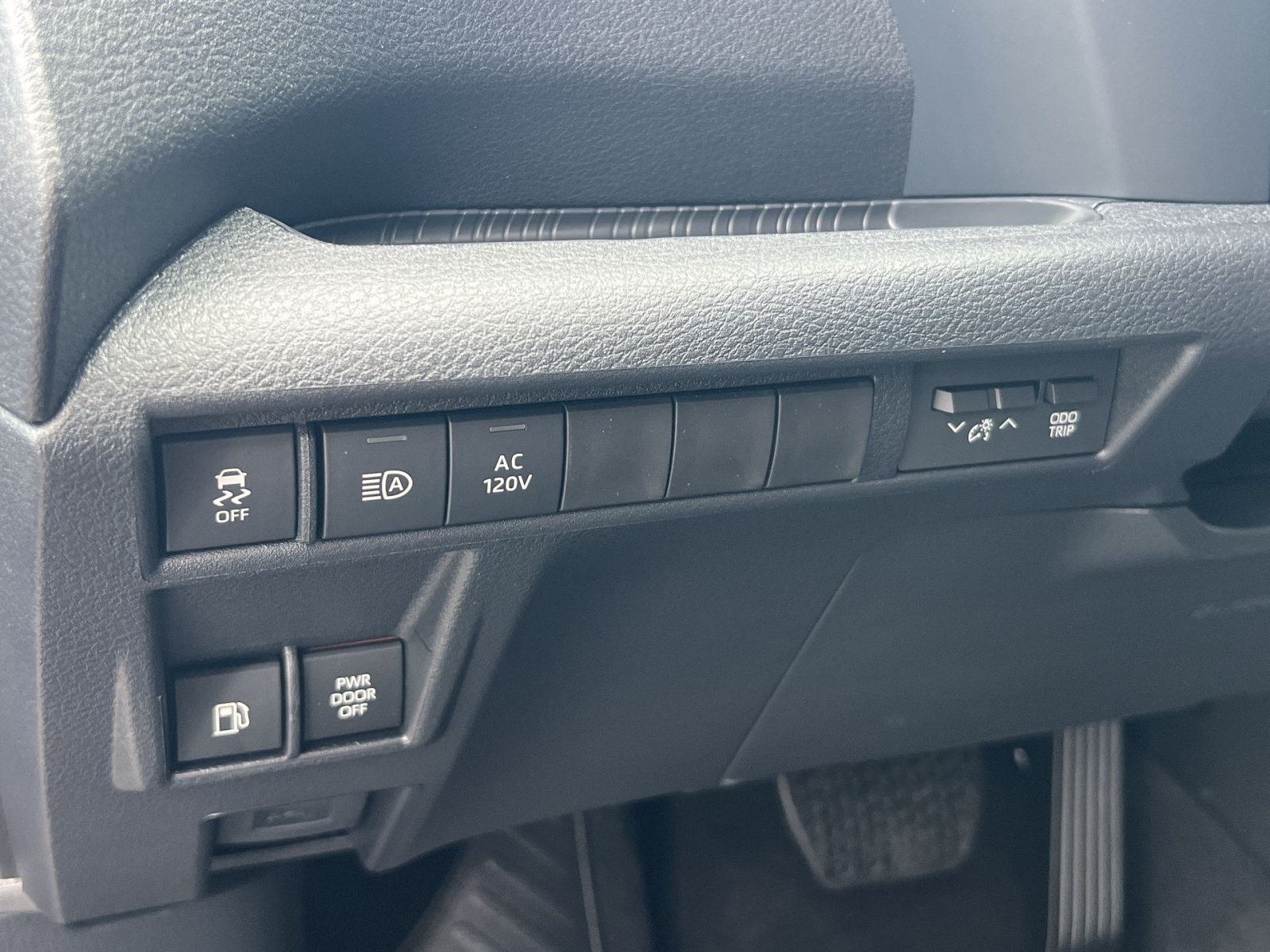 New 2026 Toyota Sienna XLE Woodland Edition AWD/4WD image 23