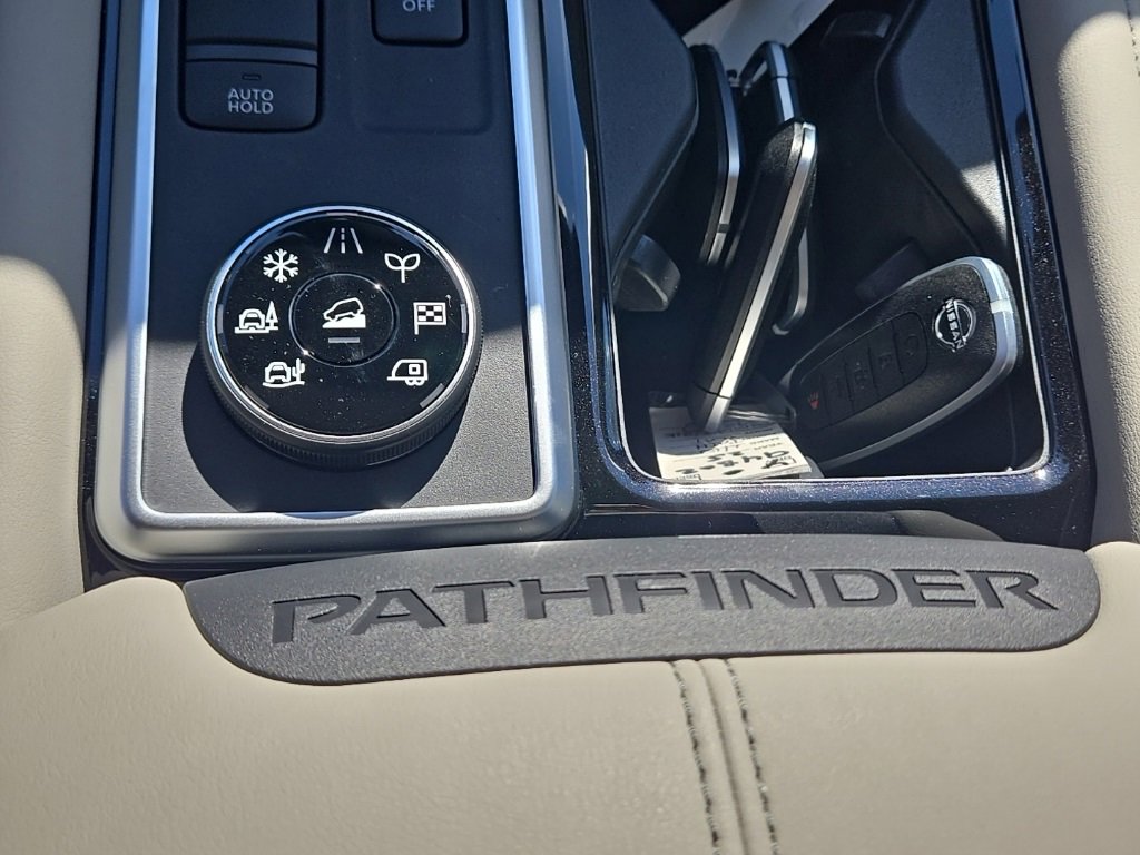 New 2025 Nissan Pathfinder SL w/ Black Appearance Package image 22