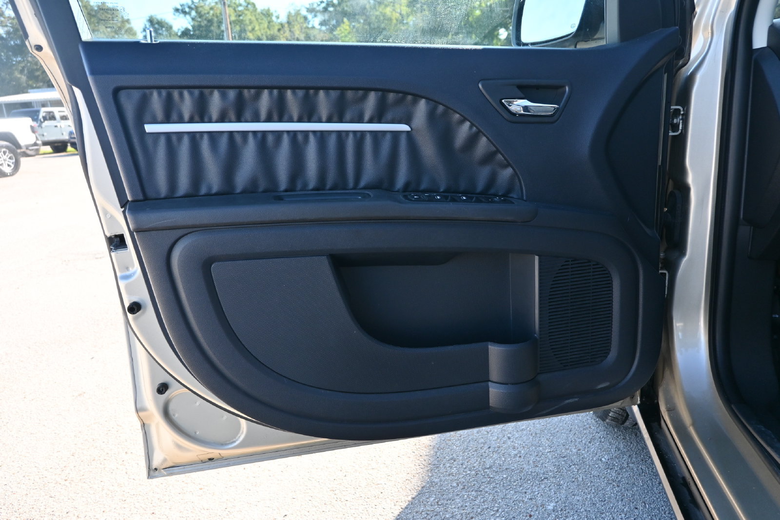 Used 2010 Dodge Journey SXT w/ Flexible Seating Group FWD image 8