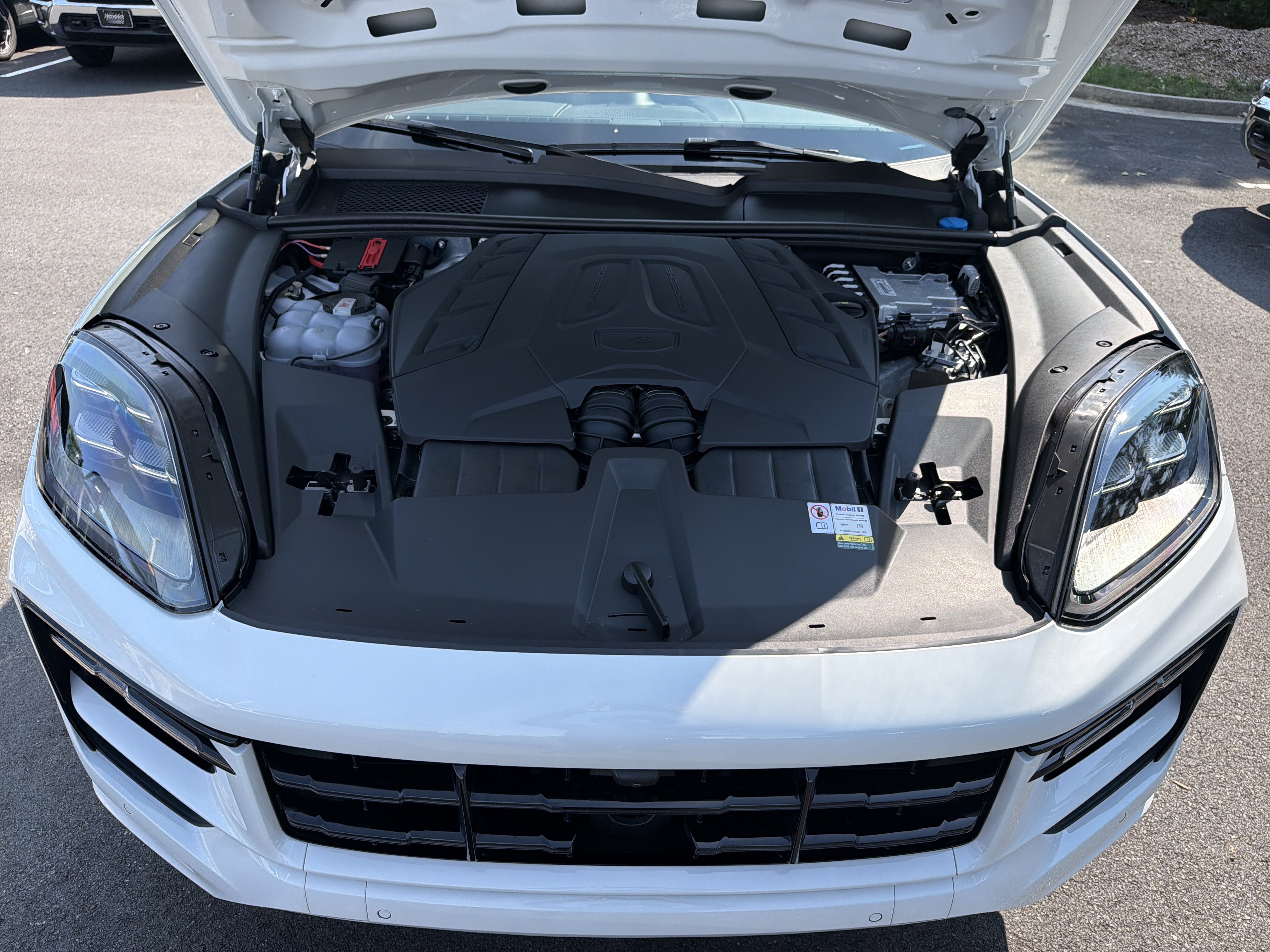 Used 2024 Porsche Cayenne S AWD/4WD image 36