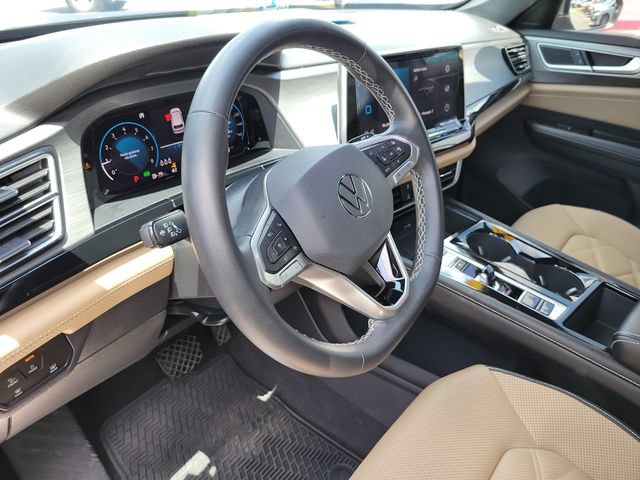 Used 2024 Volkswagen Atlas Cross Sport SE FWD image 31