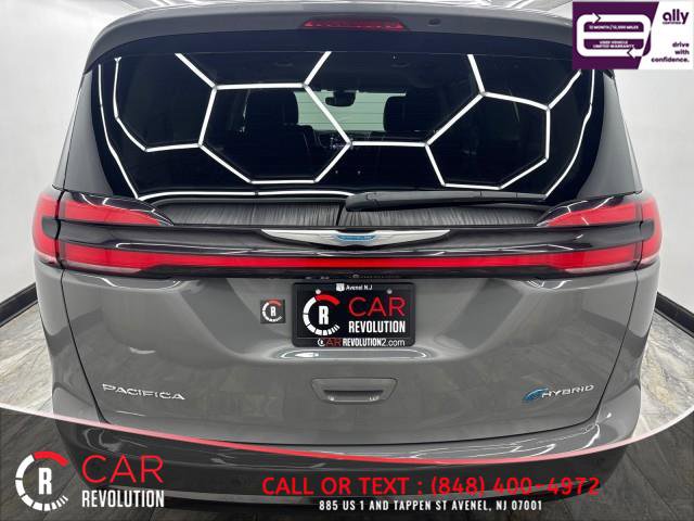 Used 2021 Chrysler Pacifica Touring-L image 65