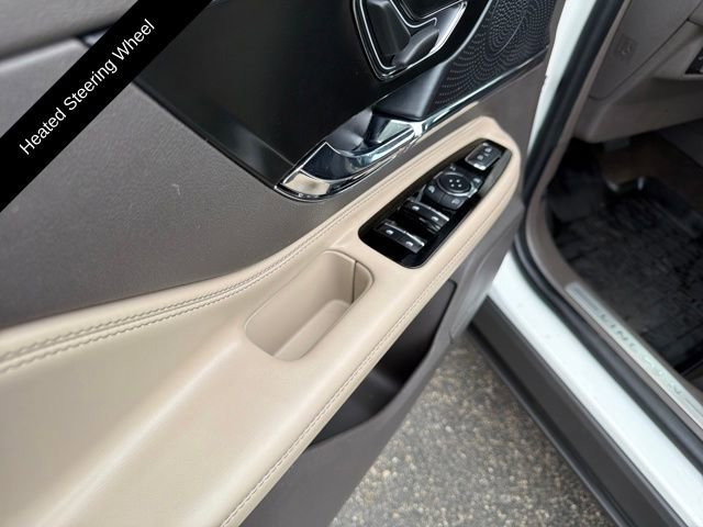 Certified 2023 Lincoln Corsair AWD w/ Equipment Group 101A image 16