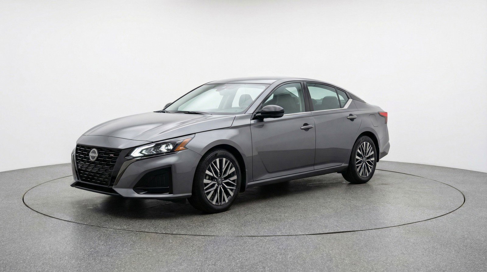 Used 2025 Nissan Altima 2.5 SV image 3